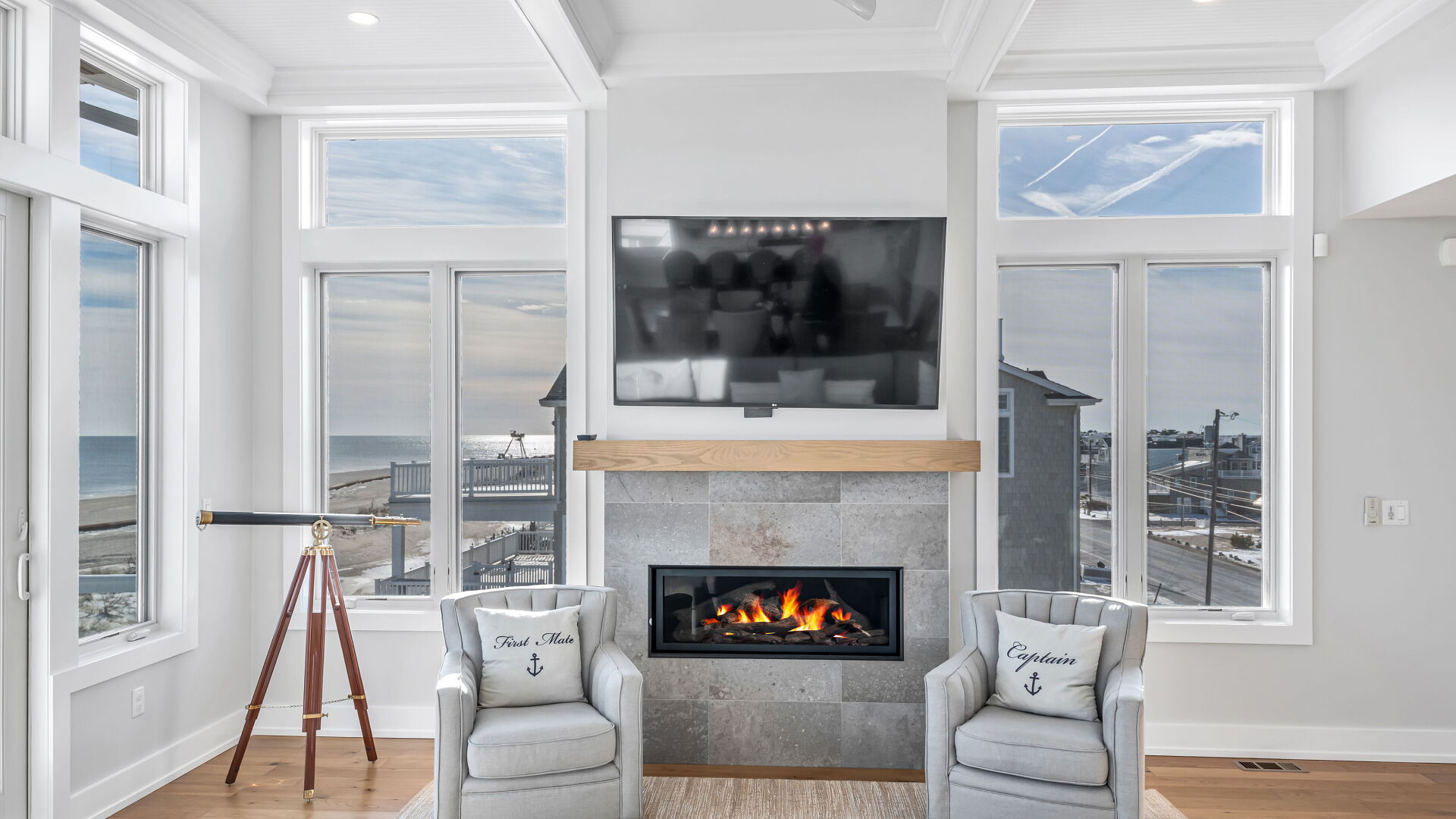 main living room fireplace close