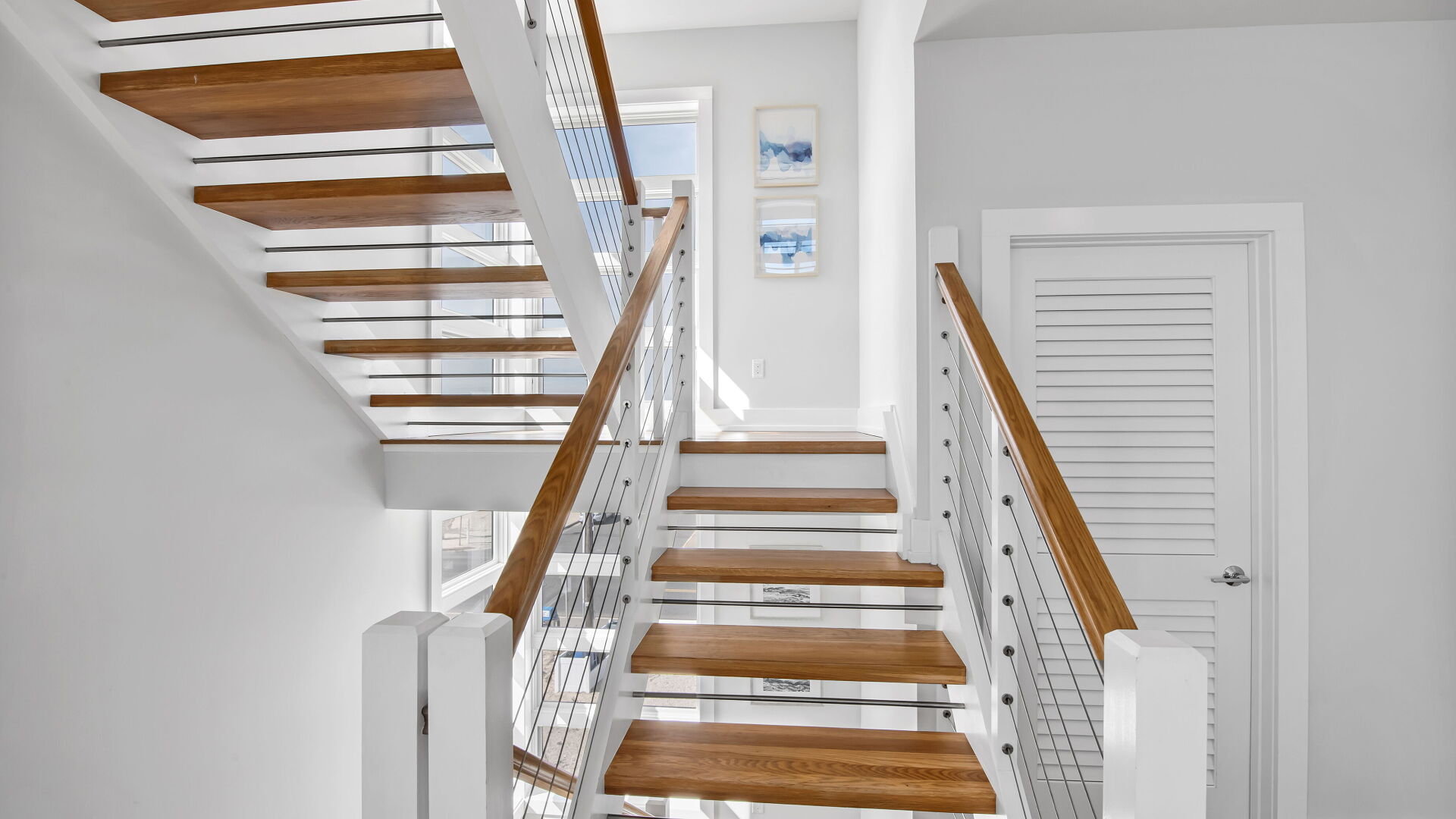 staircase modern landing